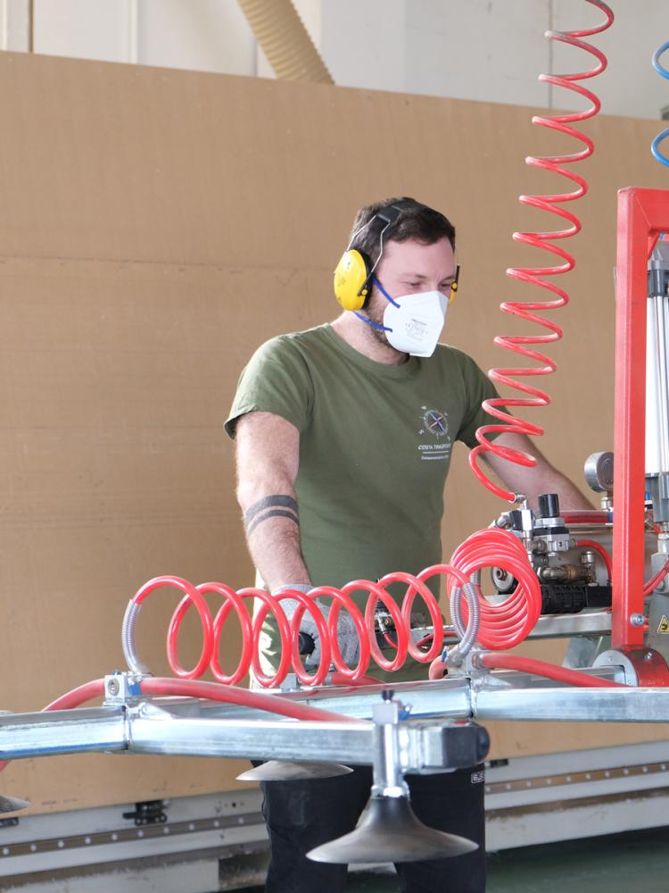 Lavorazione su pannello