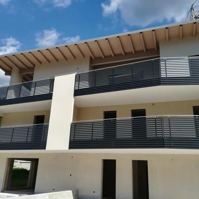 Frangisole edificio in costruzione