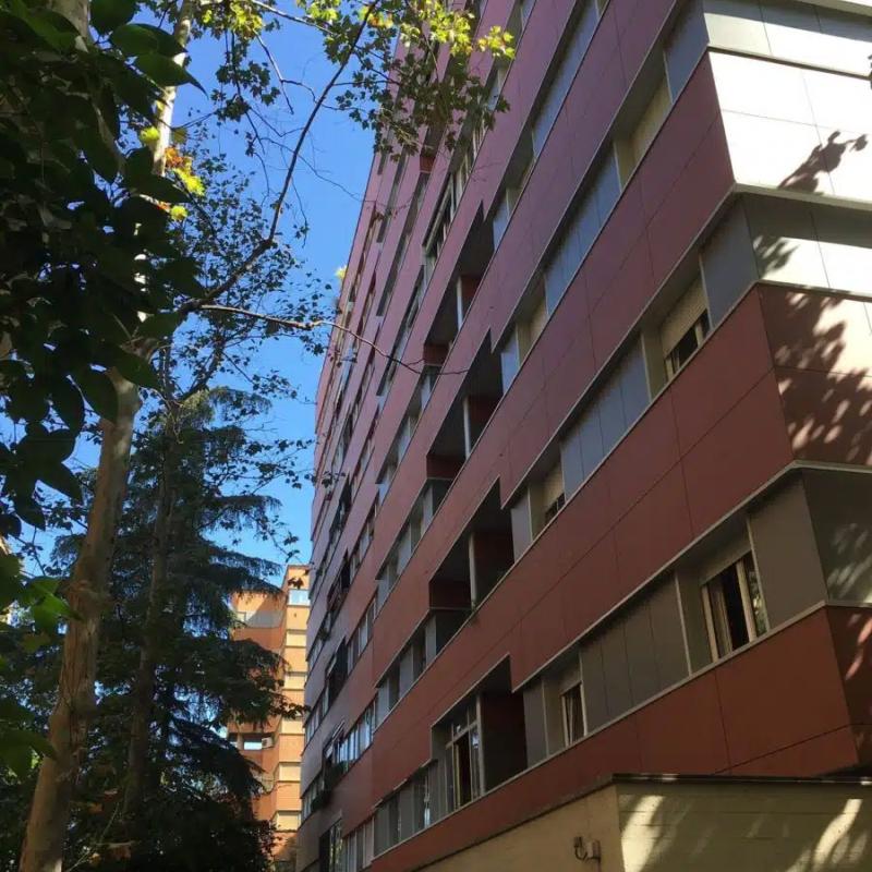 Vista laterale condominio con Pannelli Trespa